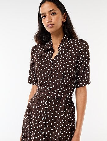 Vestido comprido estilo camisa com cinto para atar