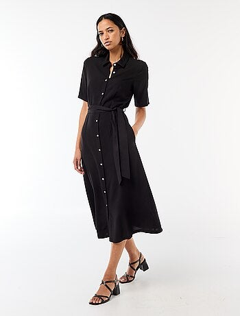 Vestido comprido estilo camisa com cinto para atar