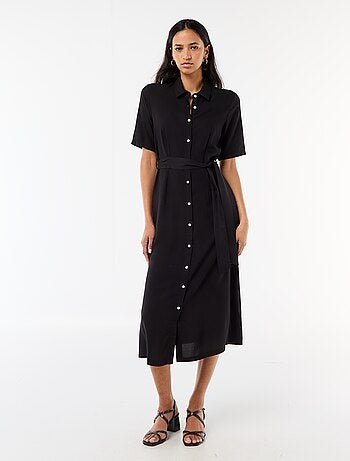 Vestido comprido estilo camisa com cinto para atar