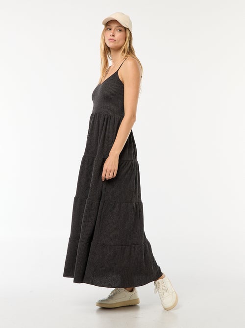 Vestido comprido gofrado em camadas - Kiabi