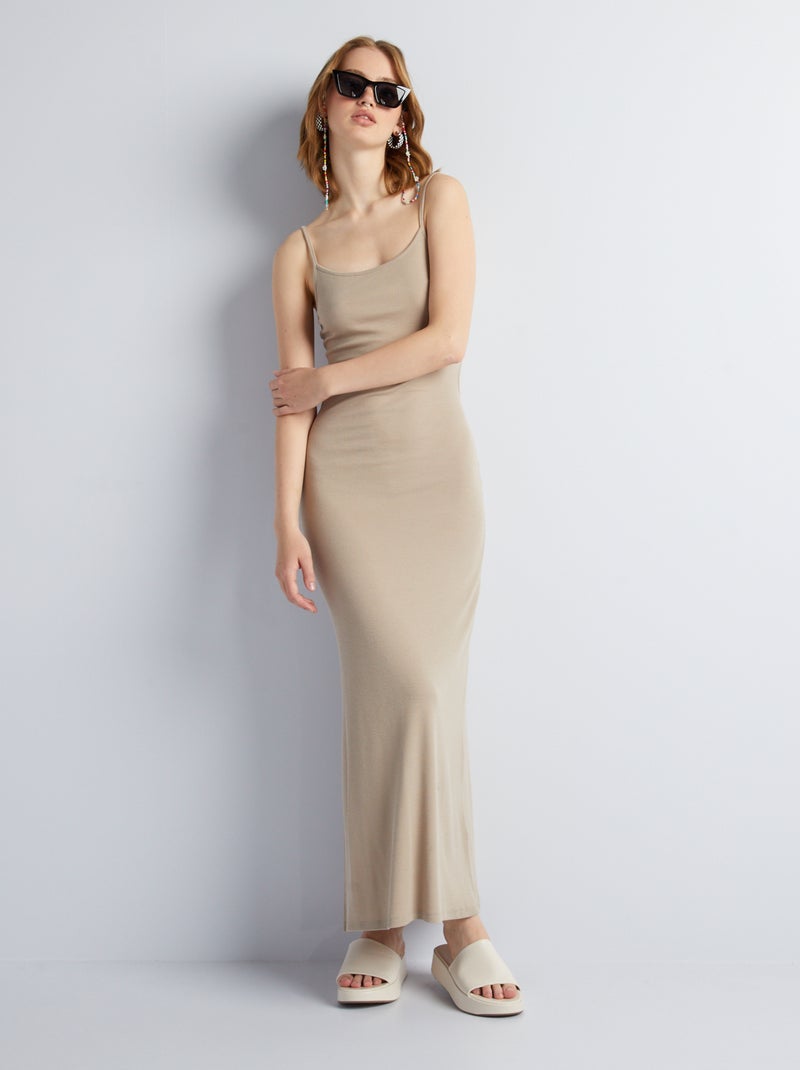 Vestido comprido justo ao corpo BEGE - Kiabi