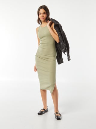 Vestido comprido justo em malha nervurada com mangas justas