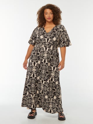 Vestido comprido liso em malha gofrada