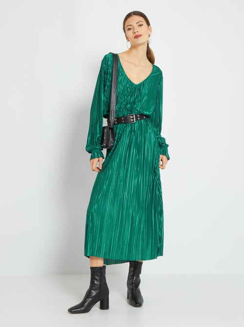 Vestido comprido plissado e acetinado - Kiabi
