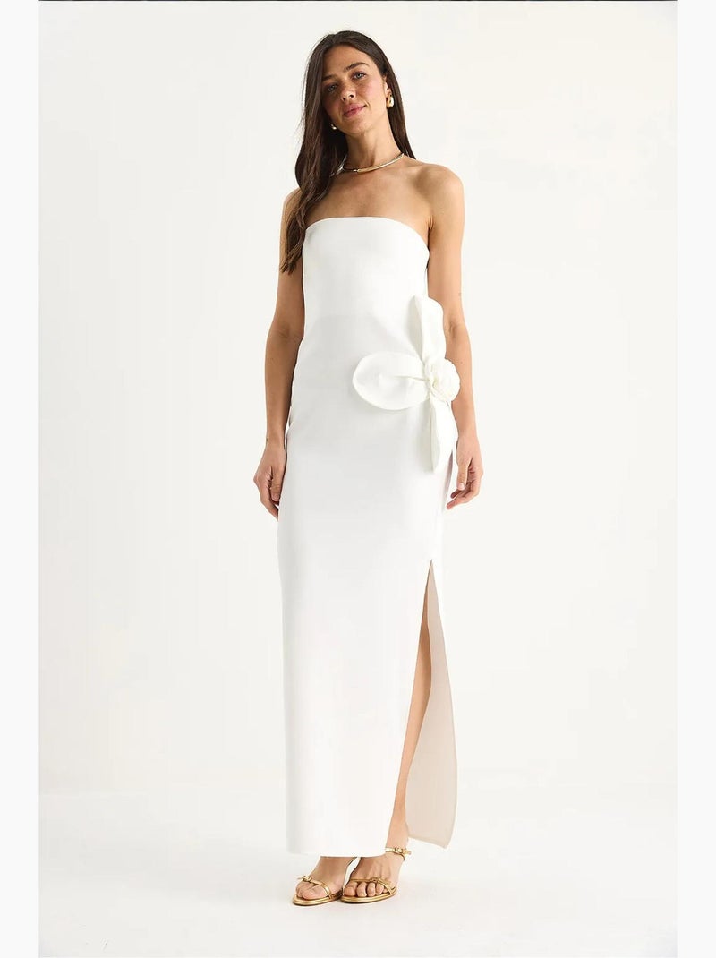 Vestido comprido sem alças com detalhe de racha e acessório de flores lucci Branco - Kiabi