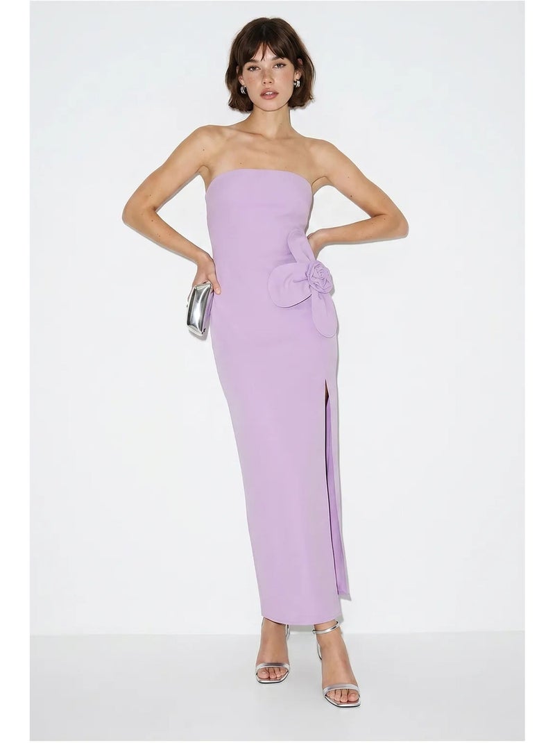 Vestido comprido sem alças com detalhe de racha e acessório de flores lucci Lavanda - Kiabi