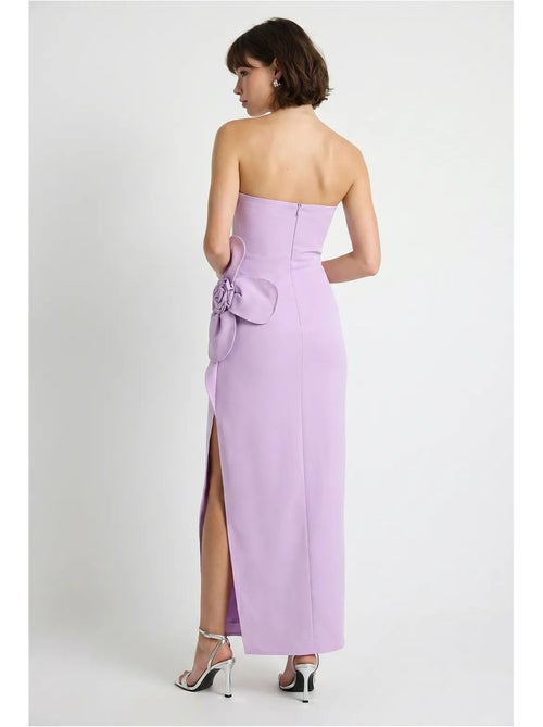 Vestido comprido sem alças com detalhe de racha e acessório de flores lucci - Kiabi Vestido comprido sem alças com detalhe de racha e acessório de flores lucci - Kiabi