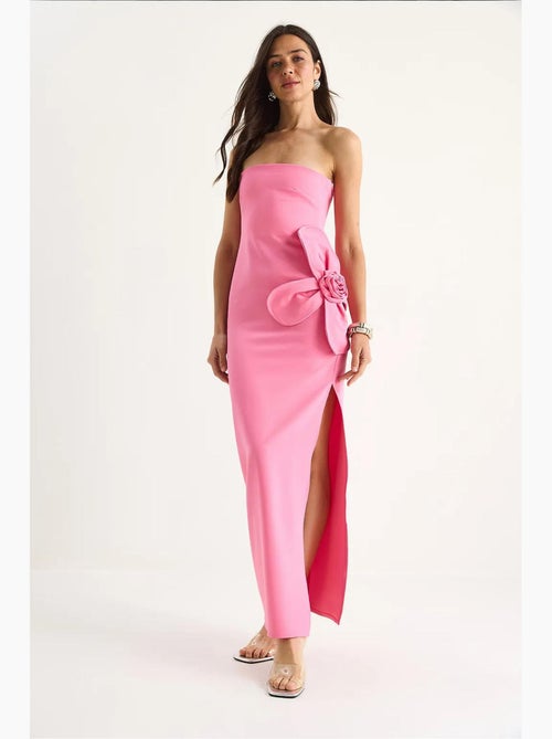 Vestido comprido sem alças com detalhe de racha e acessório de flores lucci - Kiabi Vestido comprido sem alças com detalhe de racha e acessório de flores lucci - Kiabi
