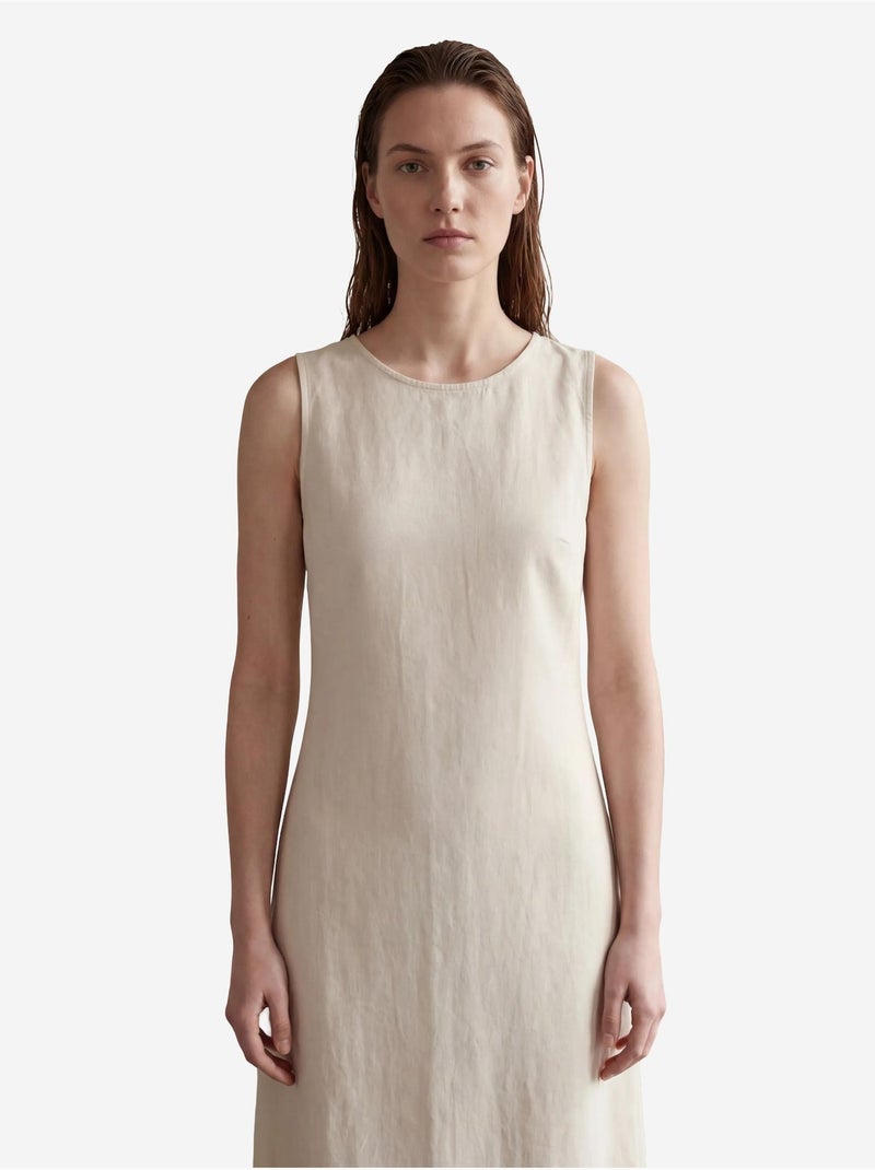 Vestido comprido sem mangas com gola em u e recorte. My fashion Creme - Kiabi