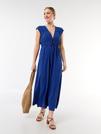 Vestido comprido sem mangas com nó