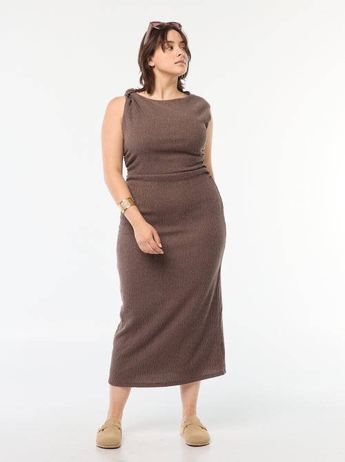 Vestido comprido sem mangas em malha gofrada - Kiabi