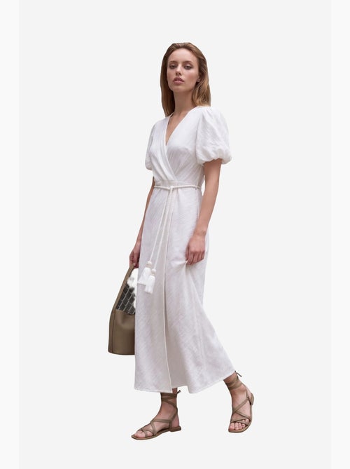 Vestido comprido transpassado com decote em v e cinto my fashion - Kiabi Vestido comprido transpassado com decote em v e cinto my fashion - Kiabi