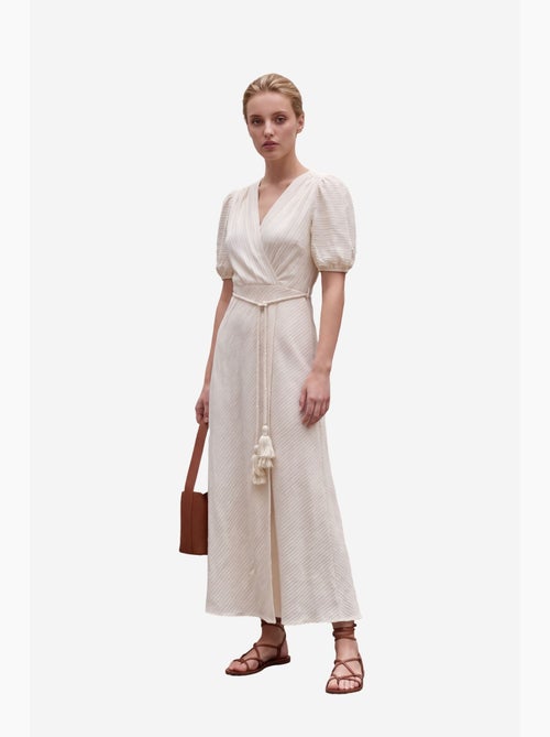 Vestido comprido transpassado com decote em v e cinto my fashion - Kiabi Vestido comprido transpassado com decote em v e cinto my fashion - Kiabi