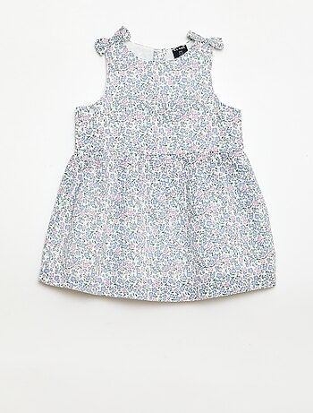 Vestido corte evasé sem mangas