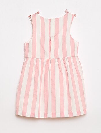 Vestido corte evasé sem mangas