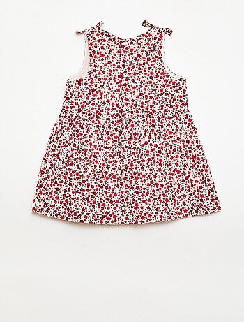 Vestido corte evasé sem mangas