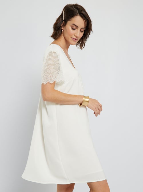 Vestido curto acetinado com renda - Kiabi