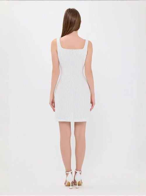 Vestido curto às riscas com decote quadrado e sem mangas - Kiabi Vestido curto às riscas com decote quadrado e sem mangas - Kiabi