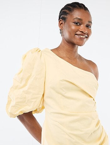 Vestido curto assimétrico