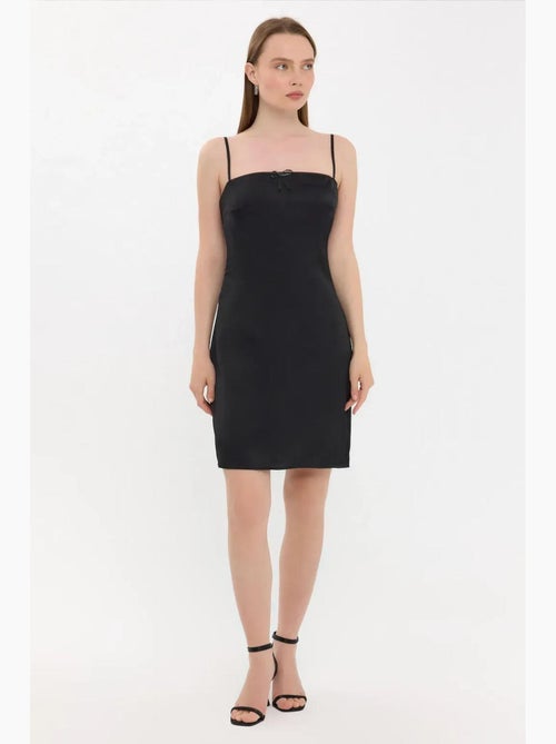 Vestido curto com alças finas e atilhos à frente hiccup - Kiabi
