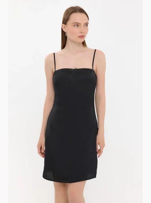 Vestido curto com alças finas e atilhos à frente hiccup - Kiabi