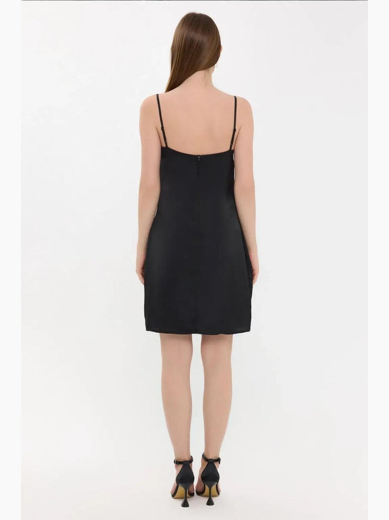 Vestido curto com alças finas e atilhos à frente hiccup Preto - Kiabi