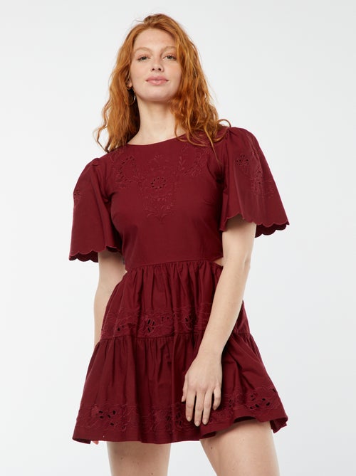 Vestido curto com bordado inglês - Kiabi