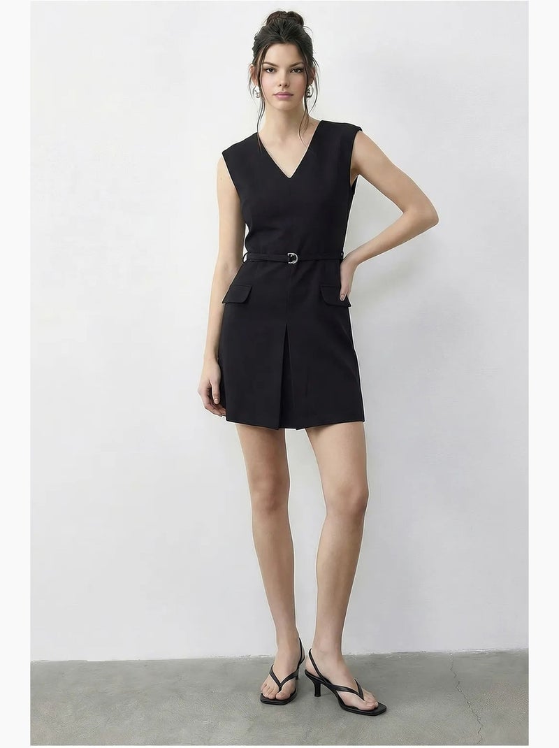 Vestido curto com decote em v e cinto lucci Preto - Kiabi