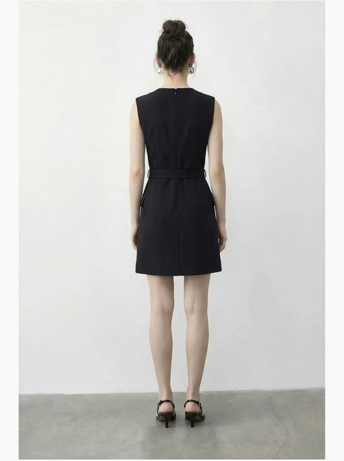 Vestido curto com decote em v e cinto lucci - Kiabi Vestido curto com decote em v e cinto lucci - Kiabi