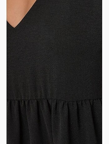 Vestido curto com decote em v e formato a hiccup