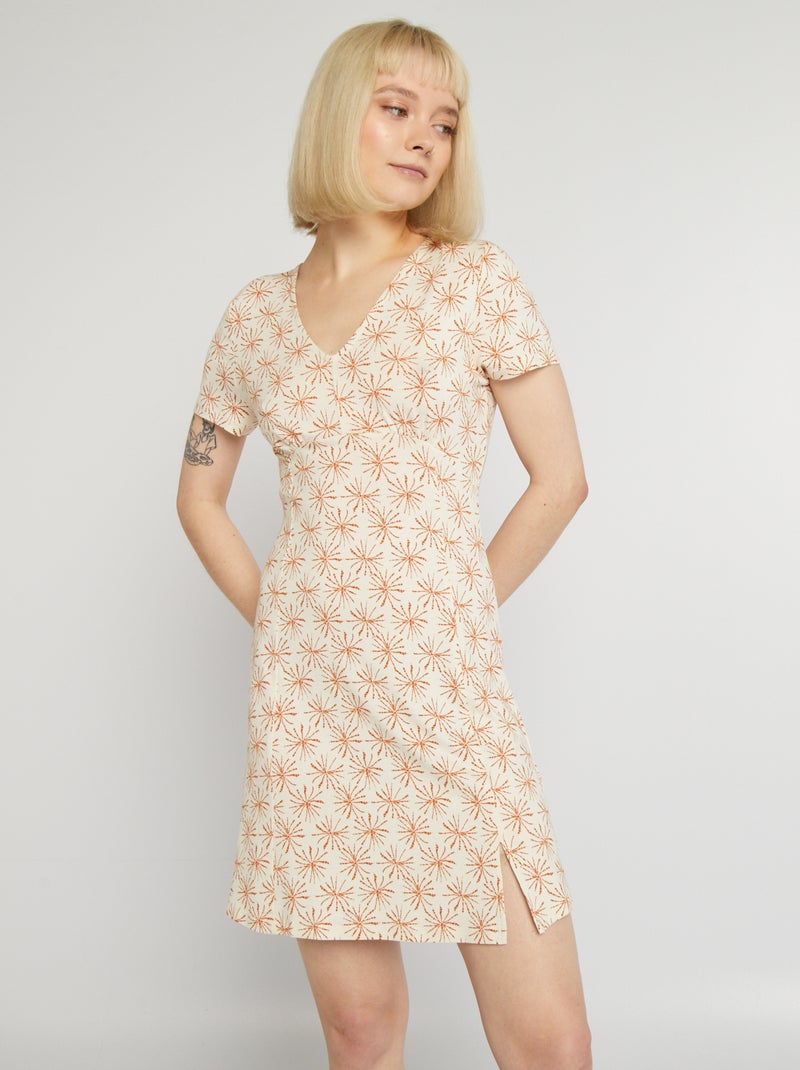 Vestido curto com decote redondo BEGE - Kiabi