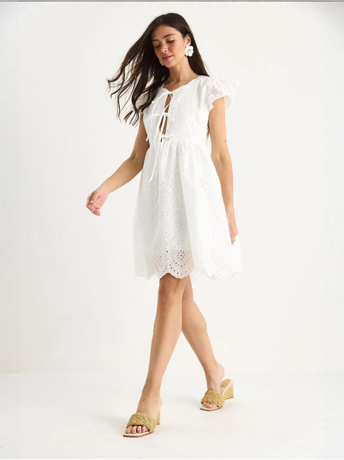 Vestido curto com detalhe de laço e forro de ilhós lucci - Kiabi