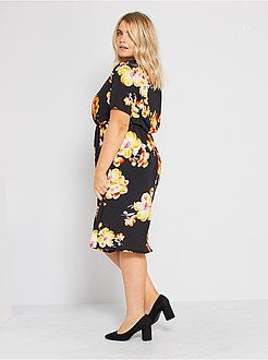 Vestido curto com estampado flores - Kiabi