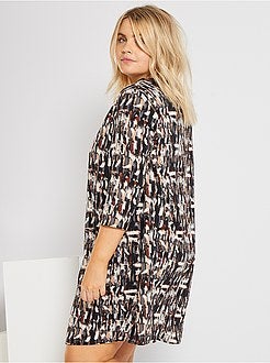 Vestido curto com estampado gráfico - Kiabi