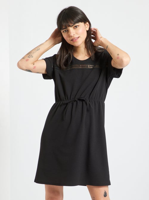 Vestido curto com gola redonda - Kiabi