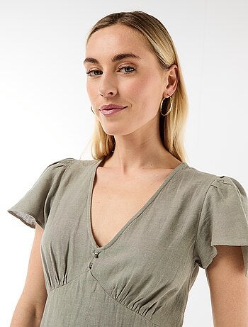 Vestido curto com mangas borboleta em algodão e linho