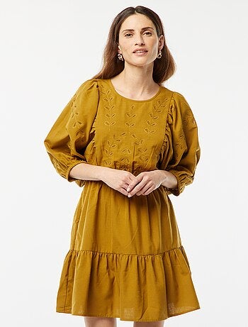 Vestido curto com mangas de balão