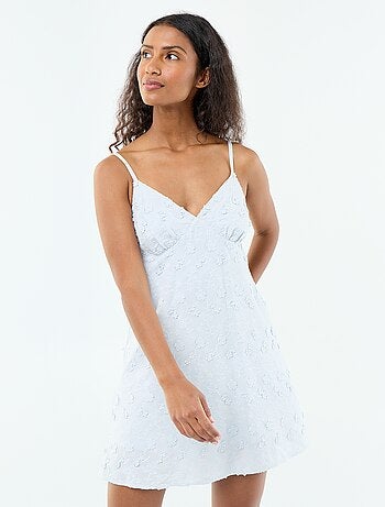 Vestido curto de alças finas com bordados all-over