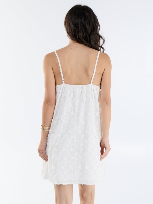 Vestido curto de alças finas com bordados all-over - Kiabi