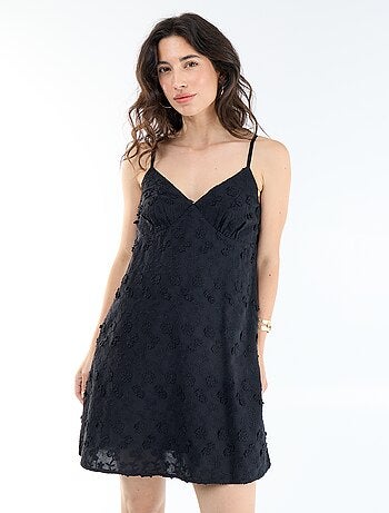 Vestido curto de alças finas com bordados all-over
