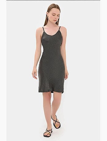 Vestido curto de cetim sem mangas evasé hiccup