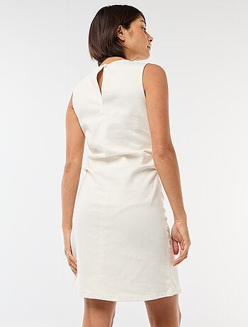 Vestido curto de ganga sem mangas