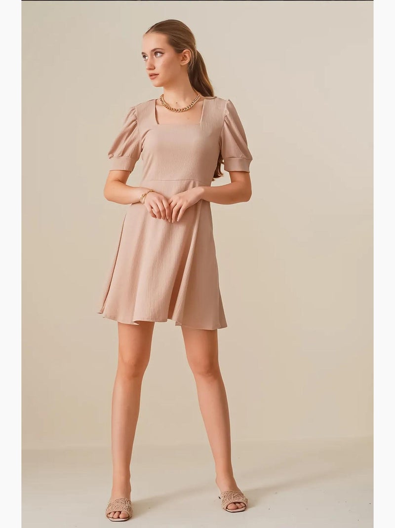 Vestido curto de malha com decote quadrado em pau santo bdart Bege claro - Kiabi