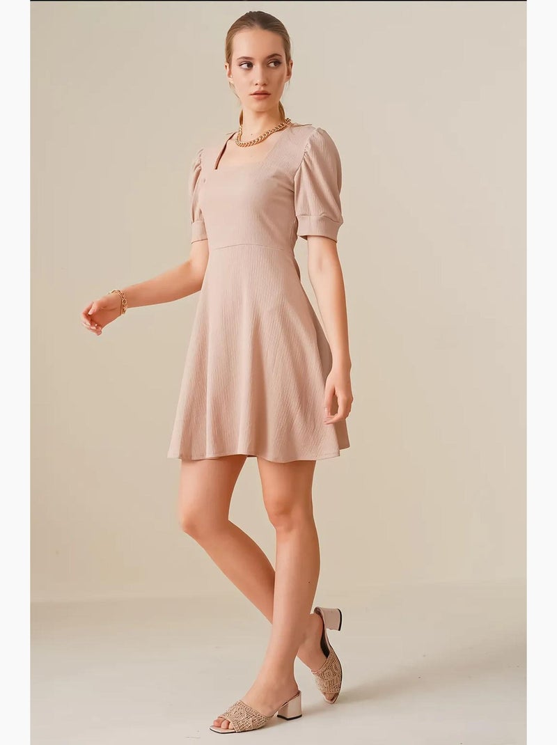 Vestido curto de malha com decote quadrado em pau santo bdart Bege claro - Kiabi