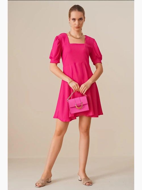 Vestido curto de malha com decote quadrado em pau santo bdart - Kiabi Vestido curto de malha com decote quadrado em pau santo bdart - Kiabi