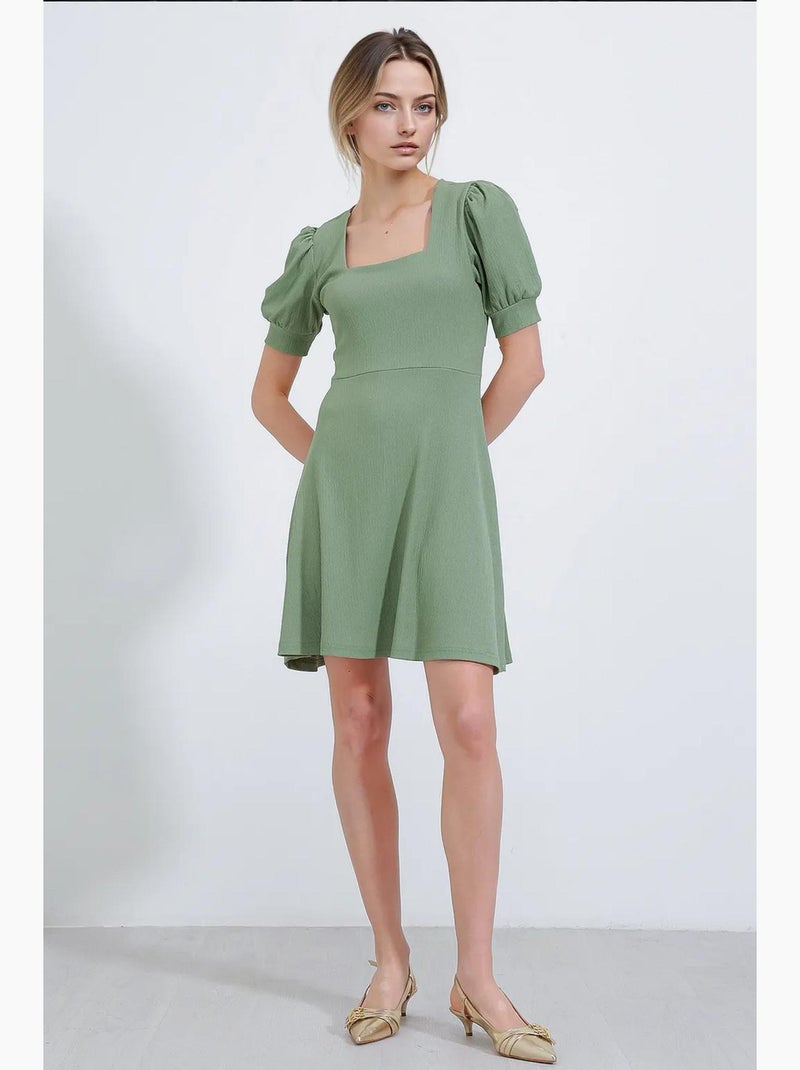 Vestido curto de malha com decote quadrado em pau santo bdart Verde pastel - Kiabi