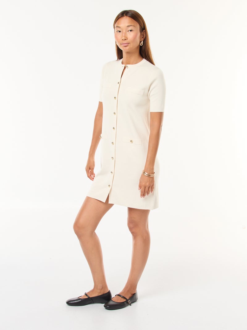 Vestido curto de malha grossa com botões Bege - Kiabi