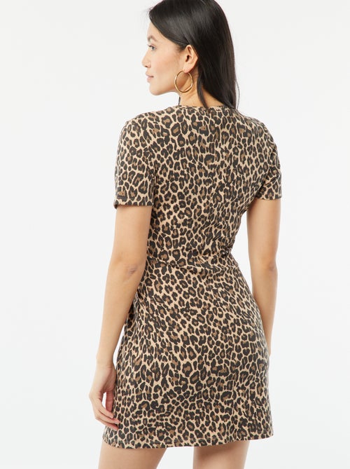 Vestido curto de manga curta com efeito drapeado - Kiabi Vestido curto de manga curta com efeito drapeado - Kiabi