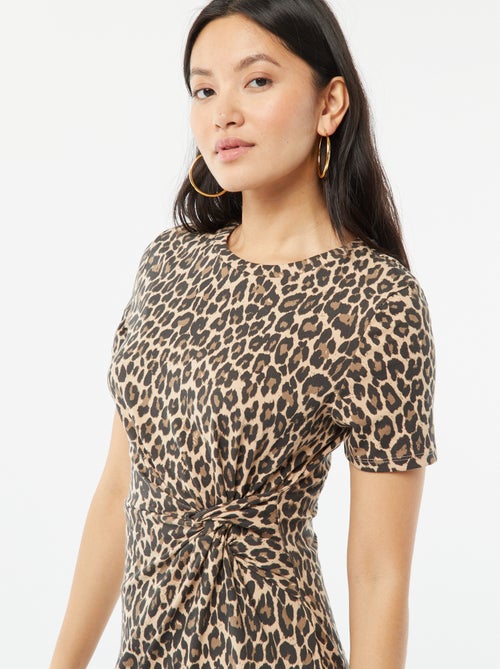 Vestido curto de manga curta com efeito drapeado - Kiabi Vestido curto de manga curta com efeito drapeado - Kiabi