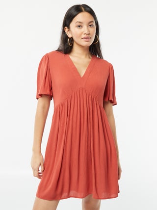 Vestido curto em malha crepe